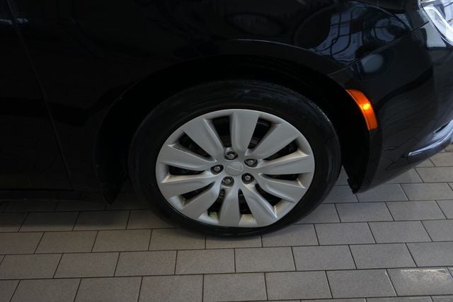 2015 Chrysler 200 LX