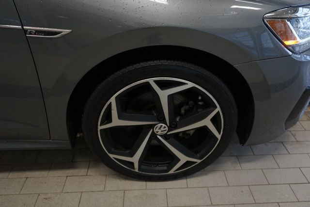2021 Volkswagen Passat 2.0T R-Line