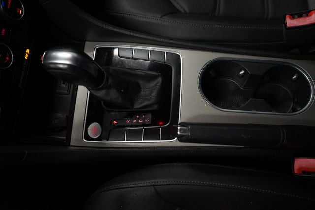 2021 Volkswagen Passat 2.0T R-Line