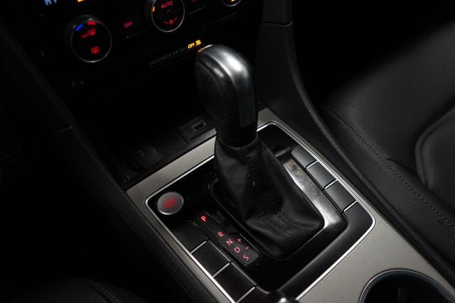 2021 Volkswagen Passat 2.0T R-Line