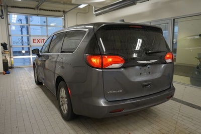 2022 Chrysler Voyager LX