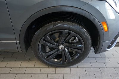 2024 Volkswagen Tiguan 2.0T SE R-Line Black