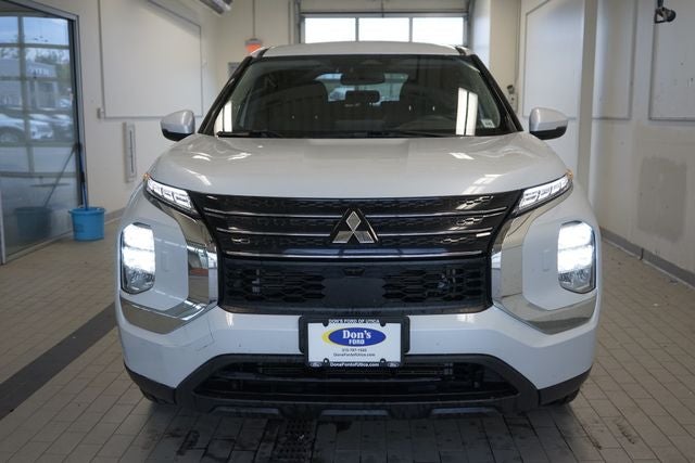 2022 Mitsubishi Outlander ES