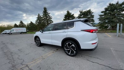 2022 Mitsubishi Outlander ES