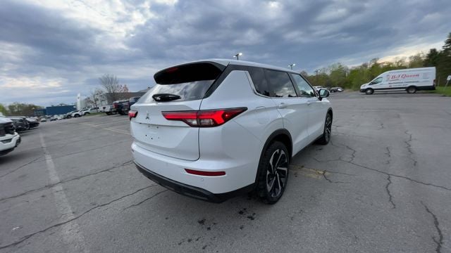 2022 Mitsubishi Outlander ES