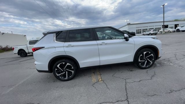 2022 Mitsubishi Outlander ES