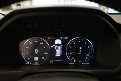 2020 Volvo XC90 T6 Momentum