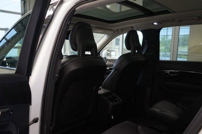 2020 Volvo XC90 T6 Momentum