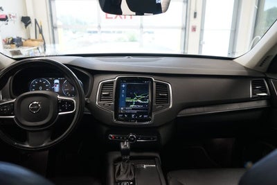 2020 Volvo XC90 T6 Momentum