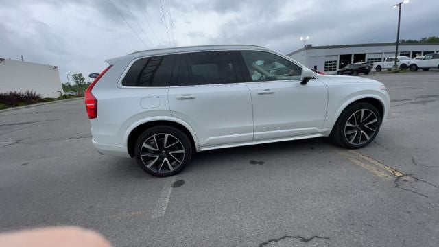 2020 Volvo XC90 T6 Momentum
