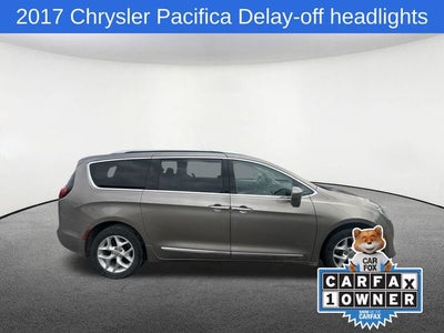 2017 Chrysler Pacifica Touring L Plus
