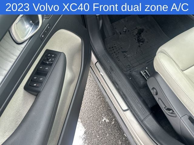 2023 Volvo XC40 B5 Plus Dark Theme