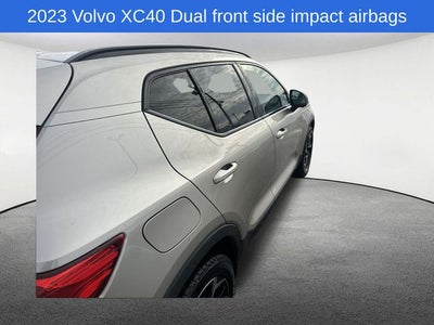 2023 Volvo XC40 B5 Plus Dark Theme